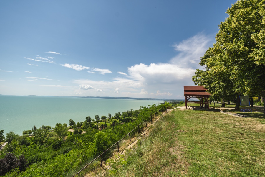 Balatonakarattya, Magaspart